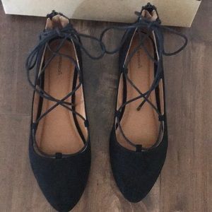 Black Lace Up Flats// Francesca’s